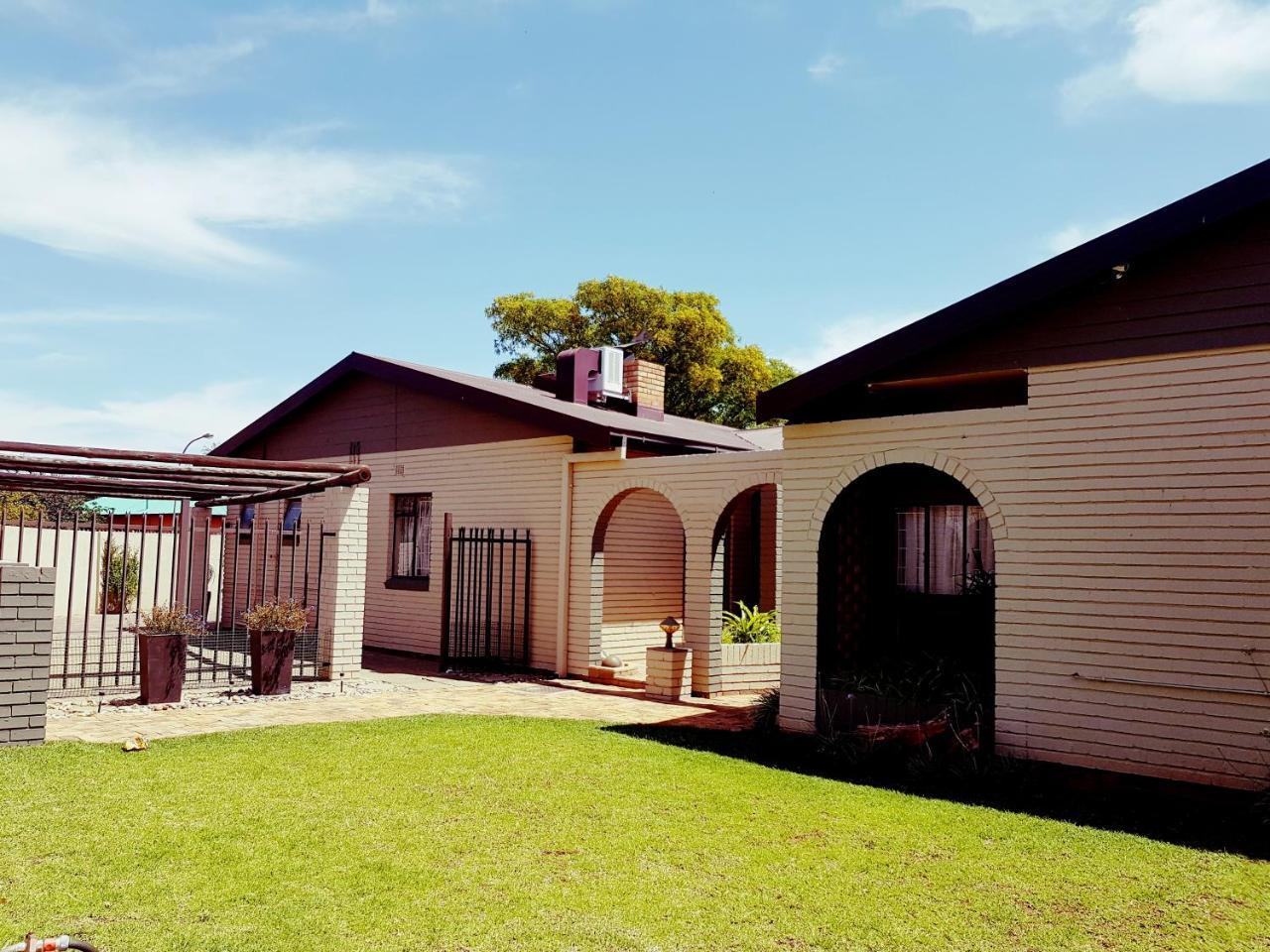 קימברלי Mckala Guesthouse מראה חיצוני תמונה